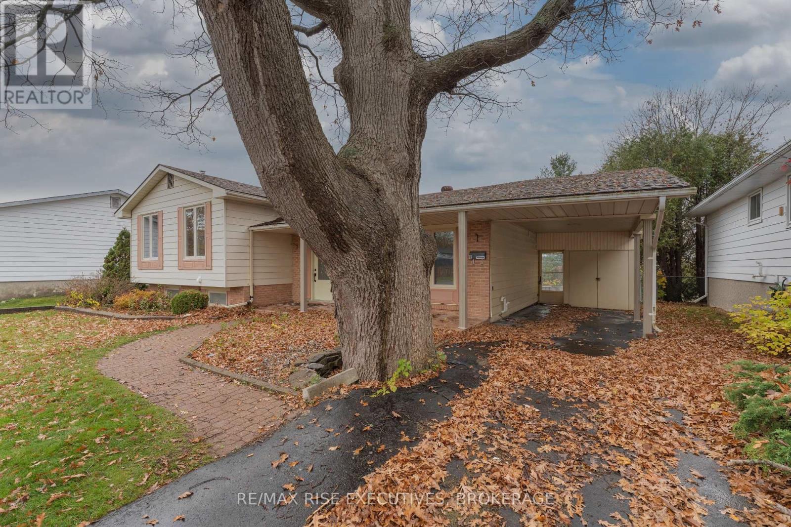 2 - 811 OVERLEA COURT, kingston (south of taylor-kidd blvd), Ontario