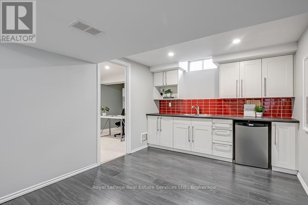 1225 Old Post Drive, Oakville, Ontario  L6M 1A5 - Photo 43 - W12014852