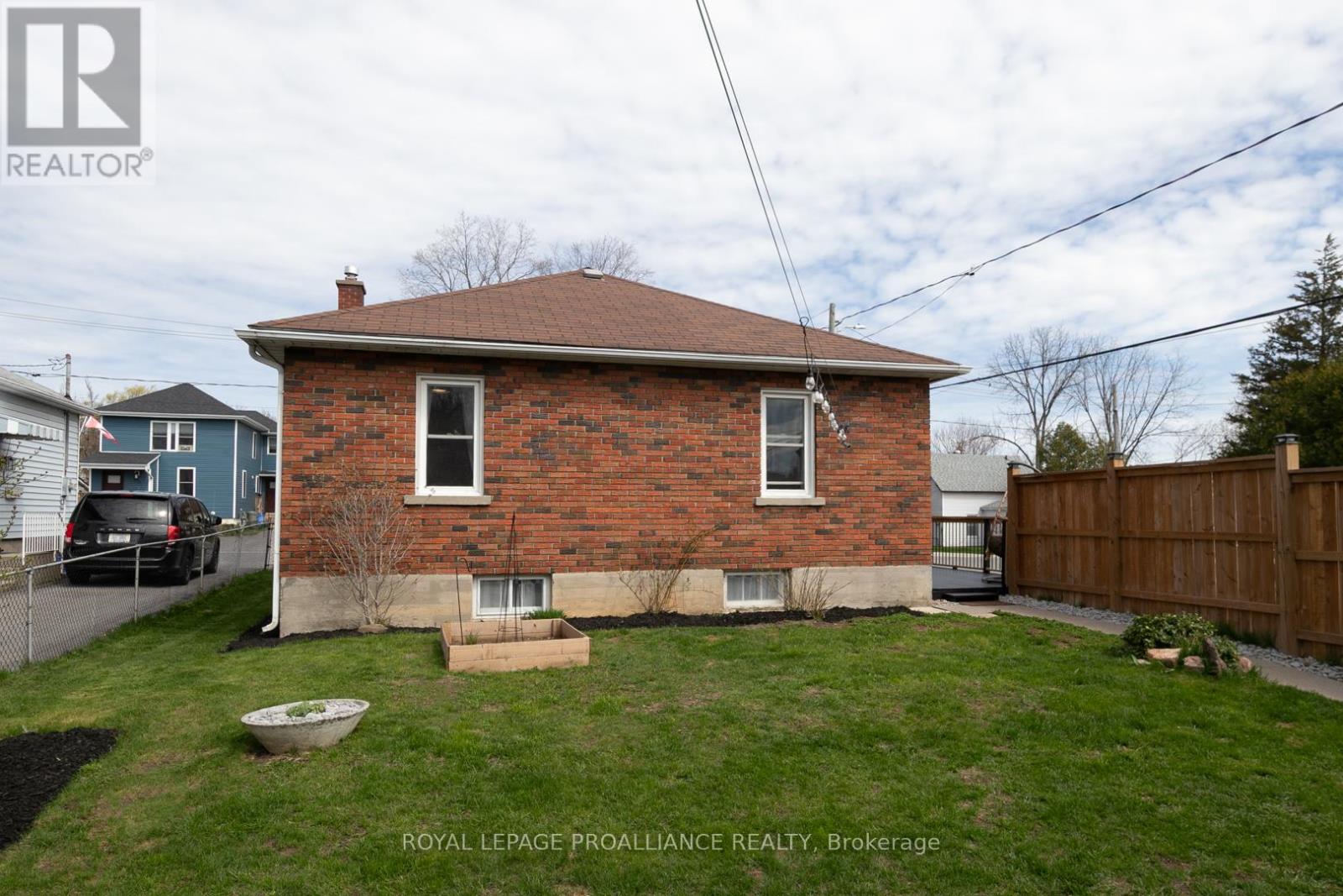 161 Shuter Street, Quinte West, Ontario K8V 3L9 - Photo 27 - X12117223
