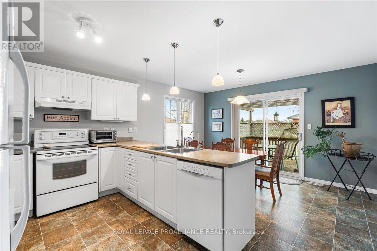 15 Huron Lane, Belleville, Ontario K8N 5X5 - Photo 7 - X12117273