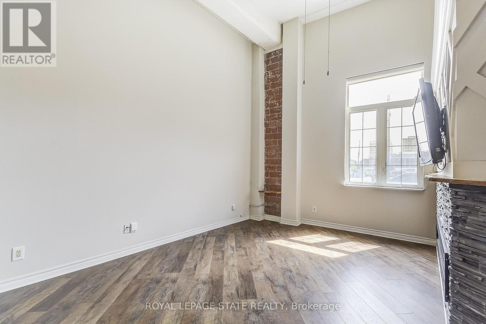 110 - 80 King William Street, Hamilton, Ontario  L8R 0A1 - Photo 14 - X12116880