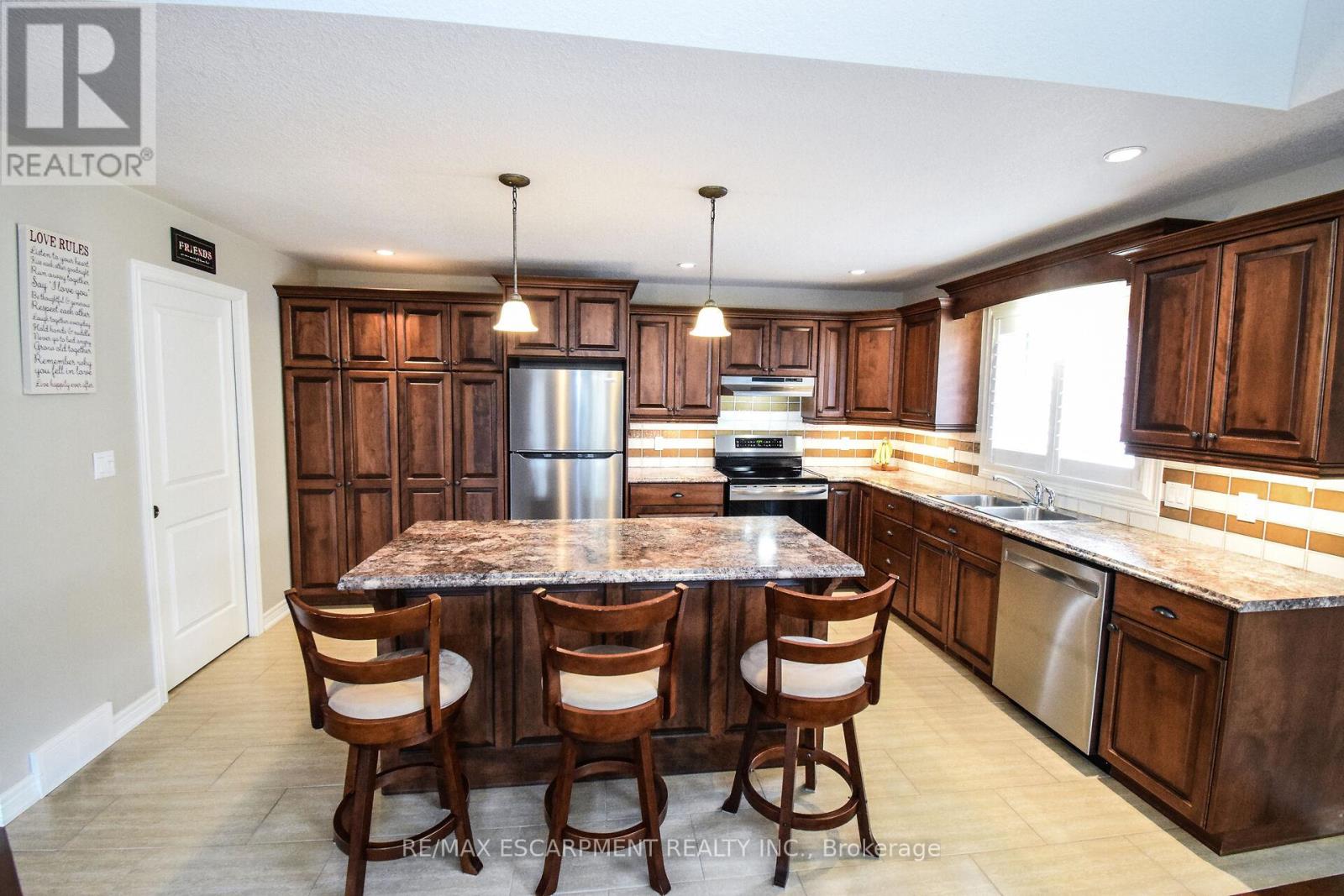 6 Bluegrass Boulevard, Norfolk, Ontario  N4B 0A7 - Photo 17 - X12116897