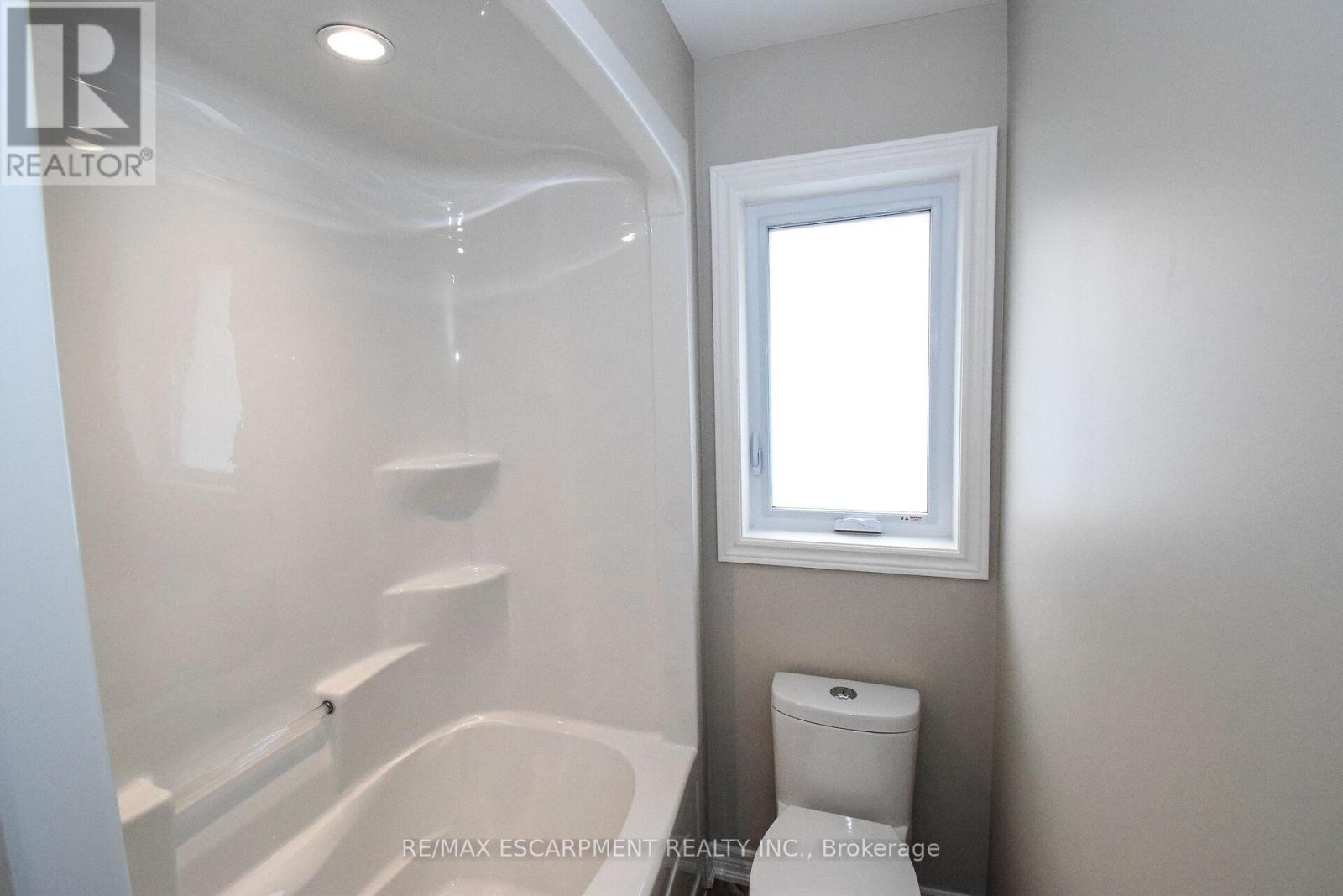 6 Bluegrass Boulevard, Norfolk, Ontario  N4B 0A7 - Photo 34 - X12116897
