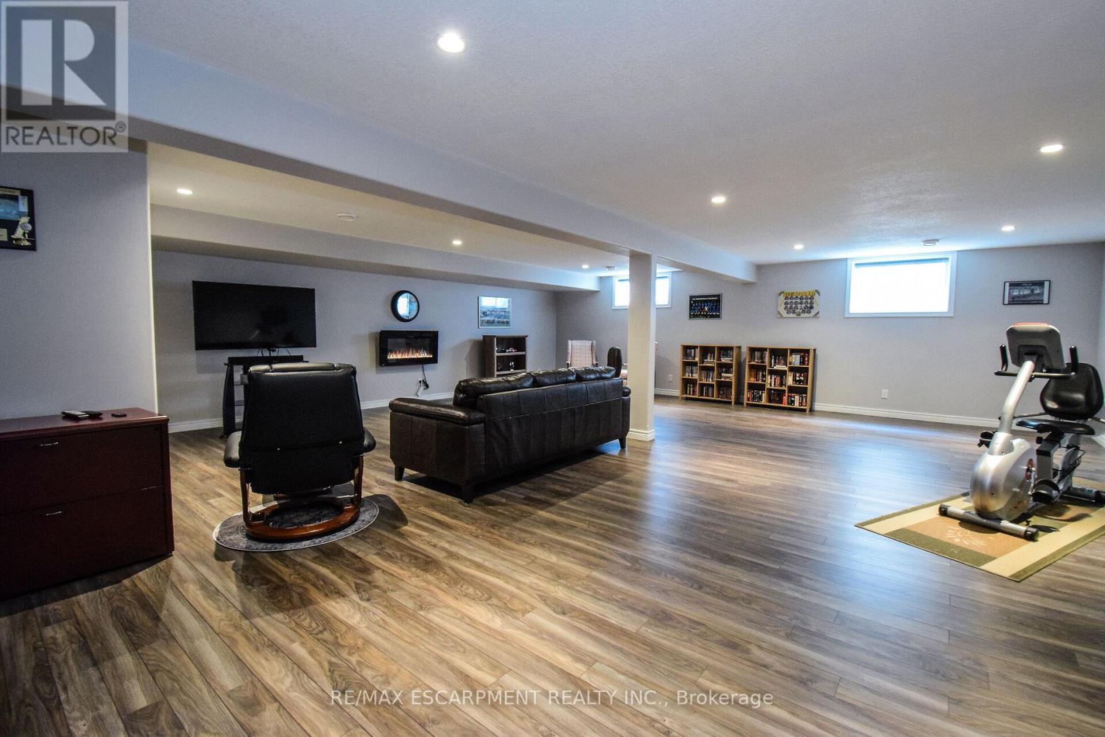 6 Bluegrass Boulevard, Norfolk, Ontario  N4B 0A7 - Photo 39 - X12116897