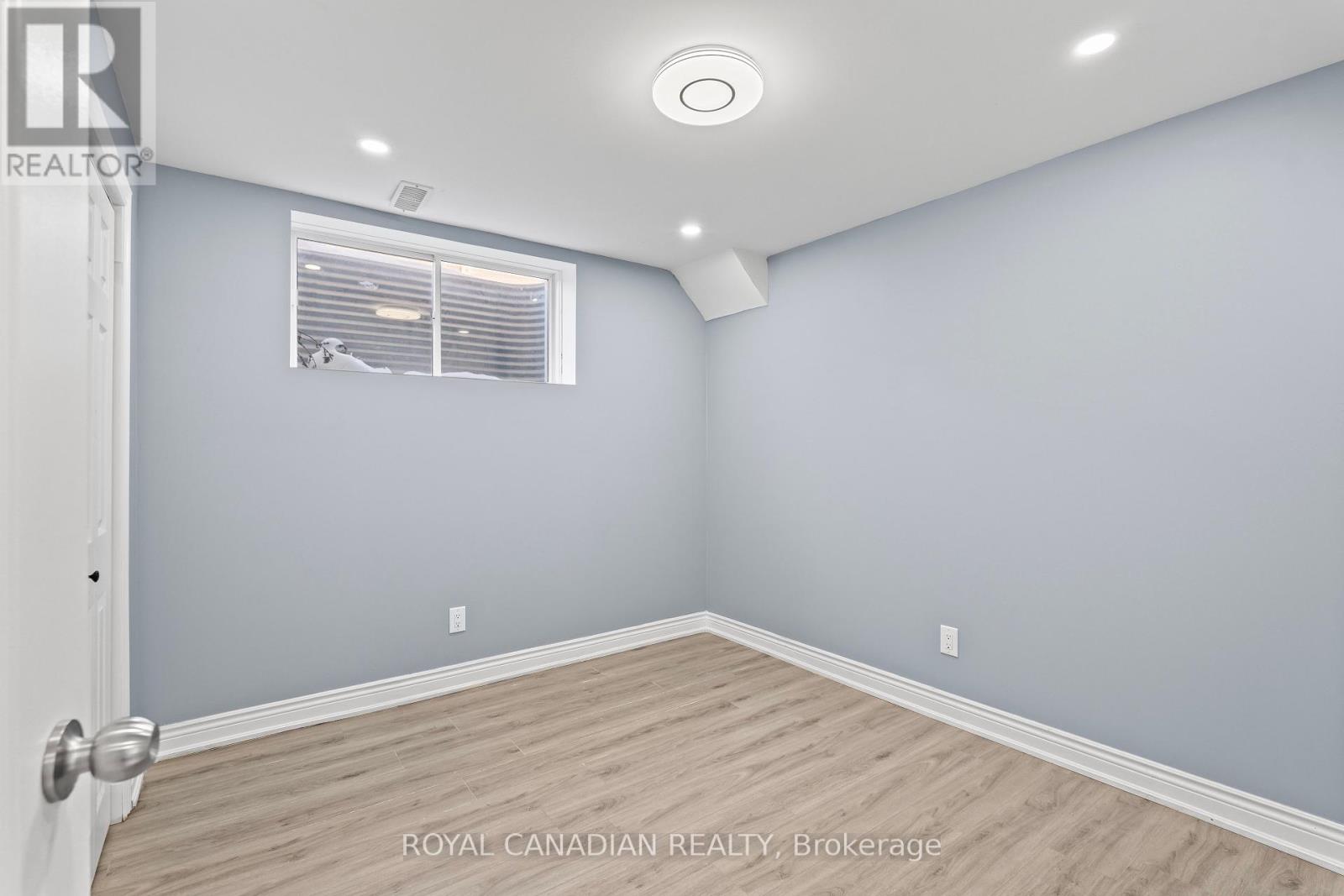 301 Buttonbush Street, Waterloo, Ontario  N2V 0B2 - Photo 46 - X12116969