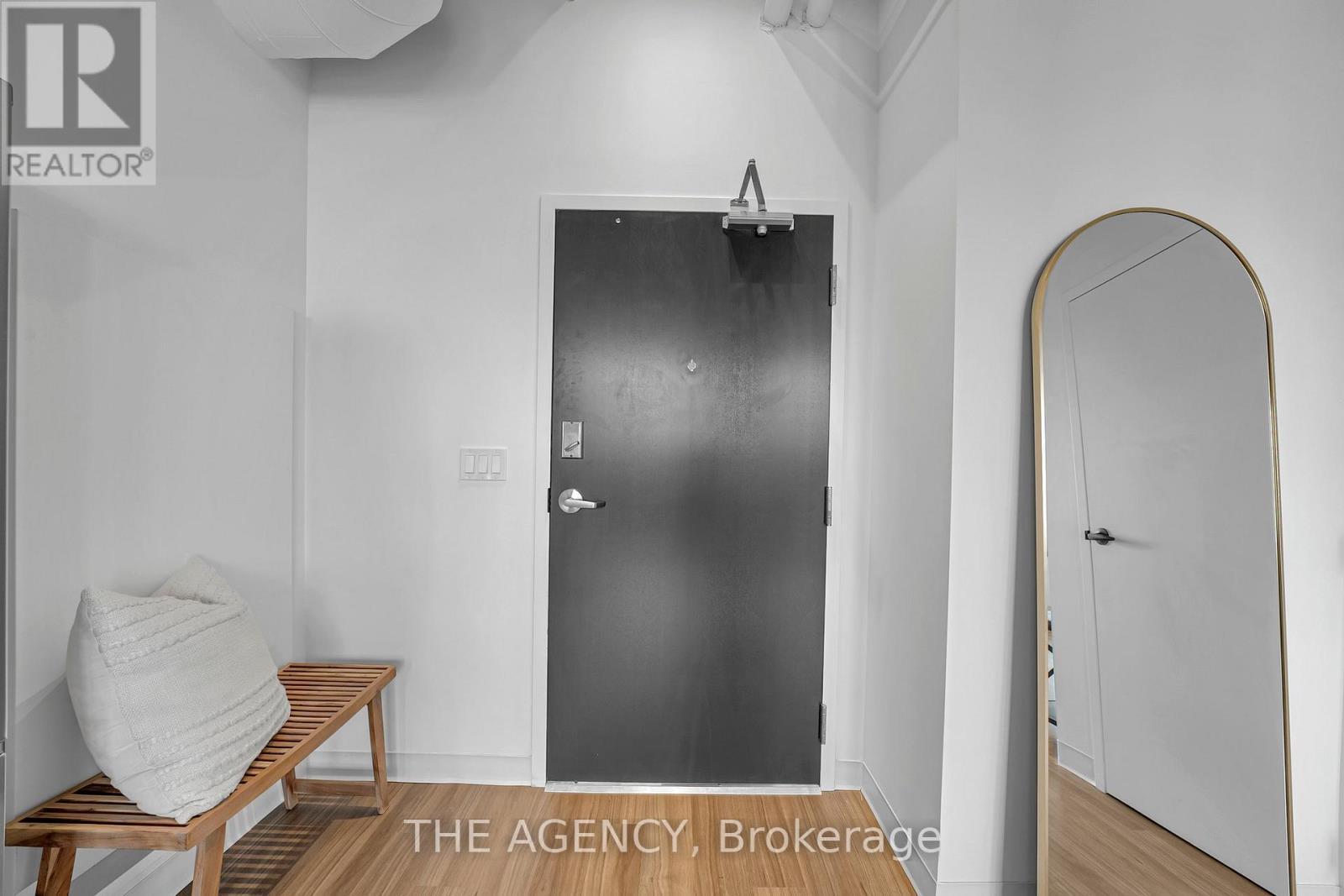 Property at 419 - 120 HURON STREET image 3