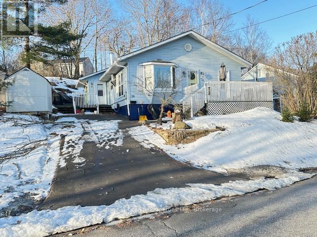 26 Riverdale Road, Parry Sound, Ontario  P2A 1N9 - Photo 3 - X12070262
