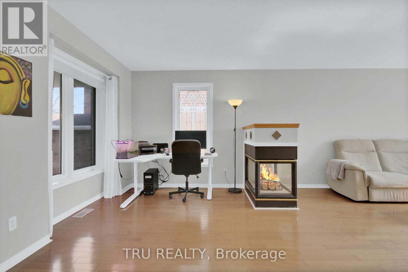 33 Highmont Court, Ottawa, Ontario  K2T 1B3 - Photo 12 - X12117280