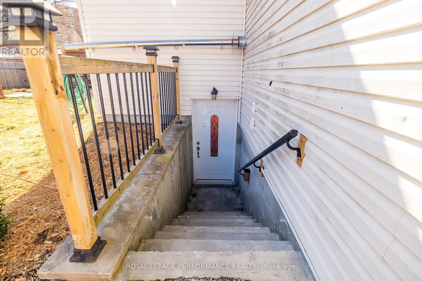3 Birchwood Drive, Ottawa, Ontario  K2E 5S7 - Photo 37 - X12117358