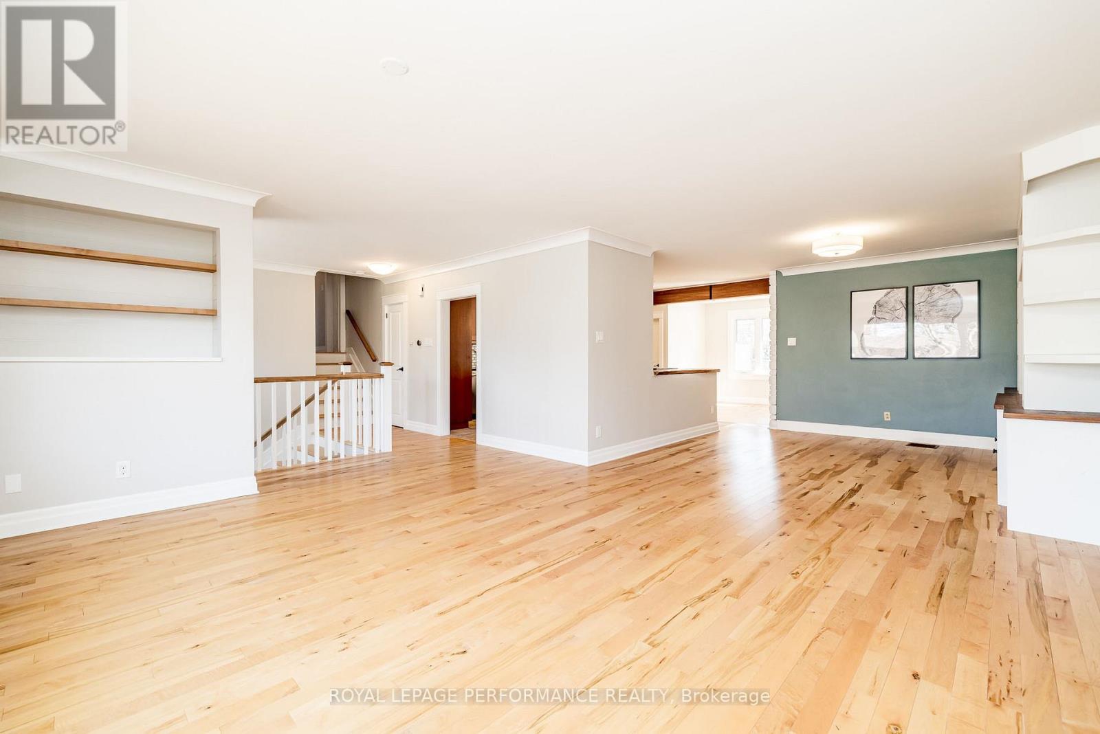 3 Birchwood Drive, Ottawa, Ontario  K2E 5S7 - Photo 6 - X12117358