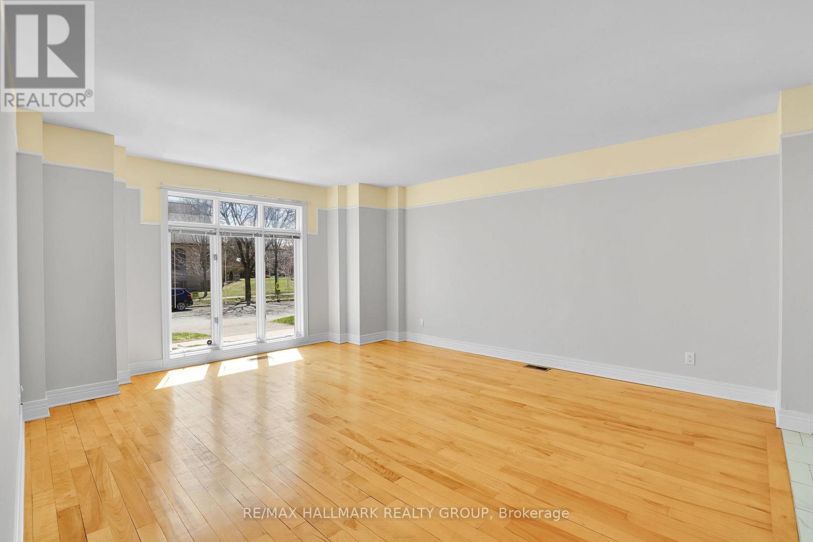 303 Sherwood Drive, Ottawa, Ontario  K1Y 3W7 - Photo 8 - X12117362