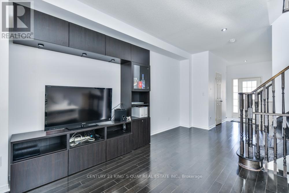 89 D'amato Crescent, Vaughan (Maple), Ontario  L6A 4P2 - Photo 7 - N12116141