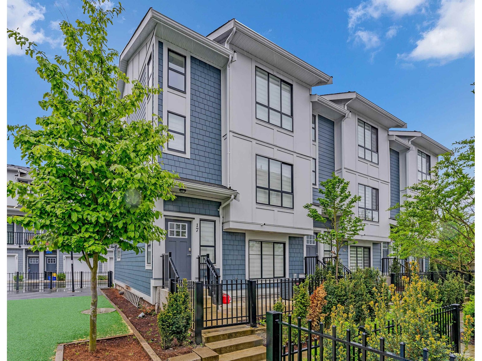 Property at 17 11556 72A AVENUE image 1