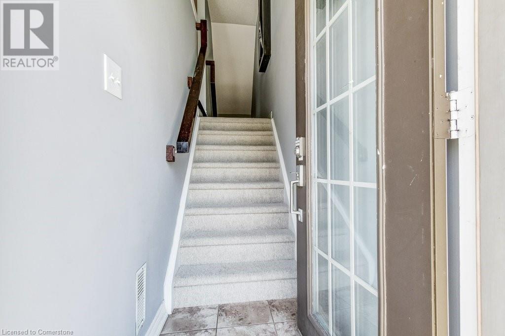 4262 Ingram Common, Burlington, Ontario  L7L 0C4 - Photo 2 - 40711761