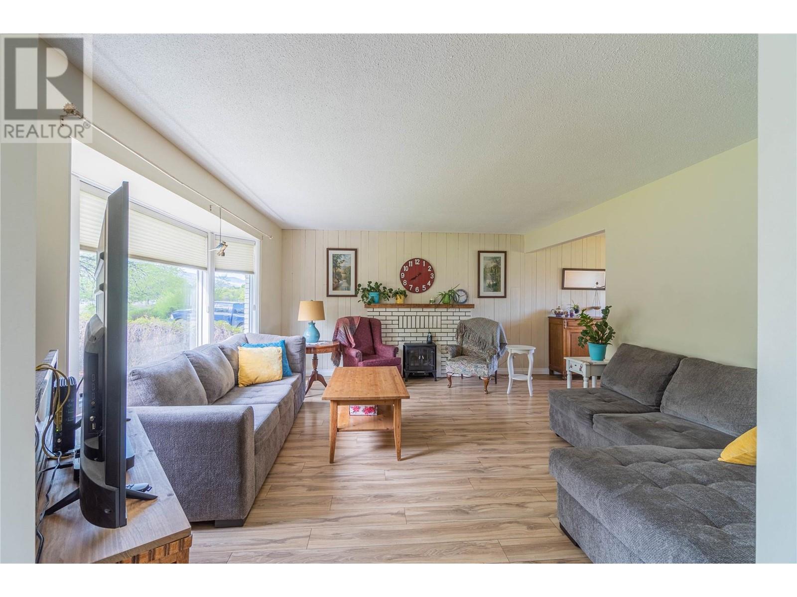 1338 Kenora Road, Kamloops, British Columbia  V2B 3X7 - Photo 12 - 10345508