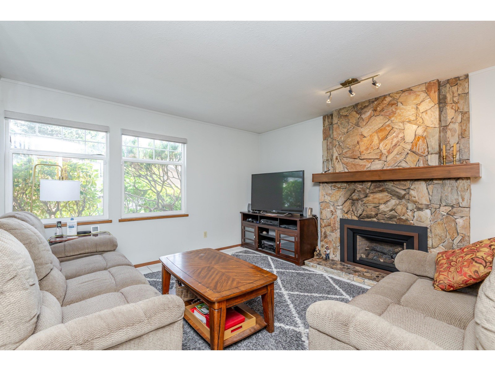 13311 65a Avenue, Surrey, British Columbia  V4W 3A3 - Photo 5 - R2990628