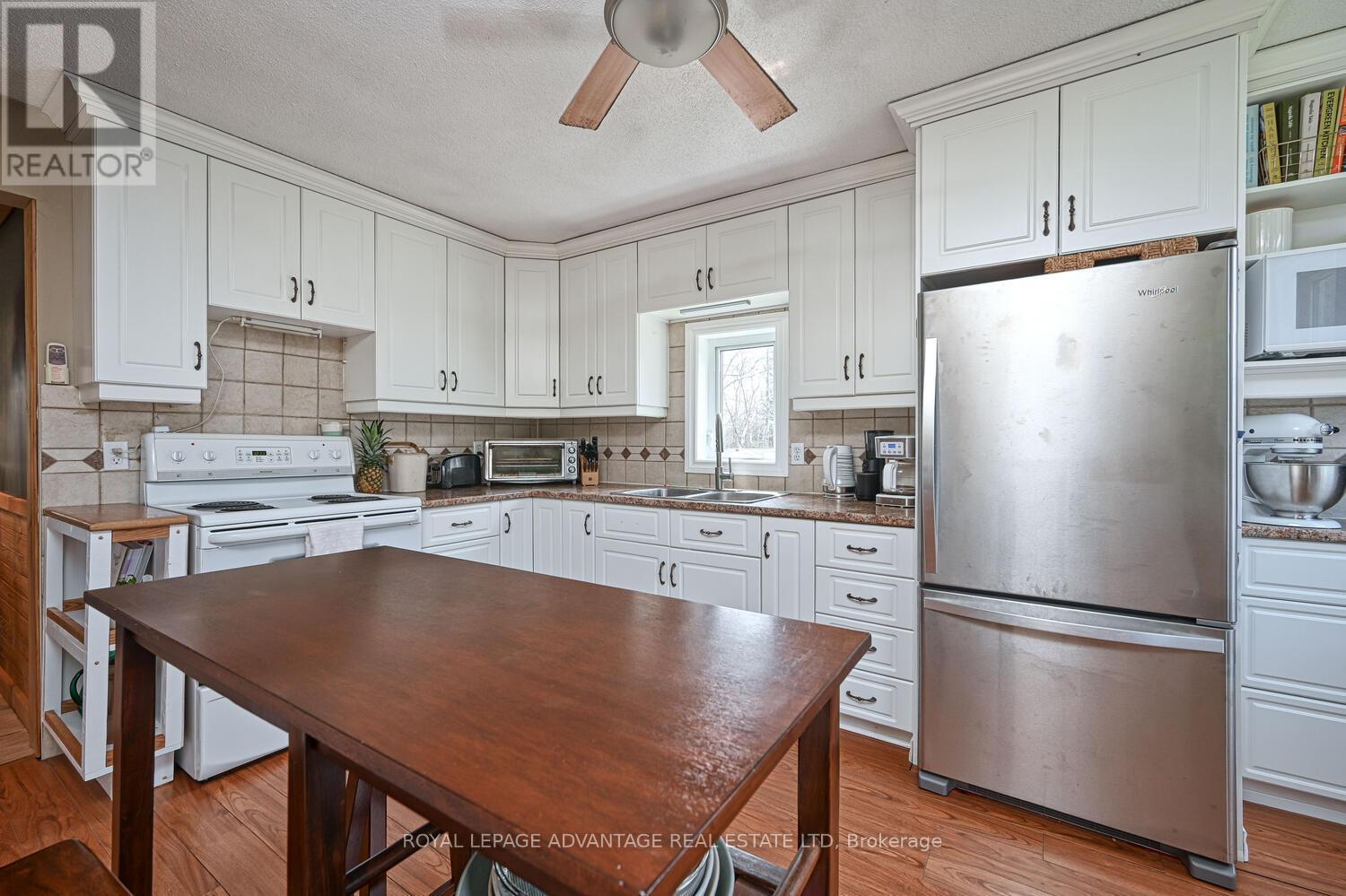 163 Lyndhurst Road, Leeds And The Thousand Islands, Ontario  K0E 1N0 - Photo 29 - X12117297