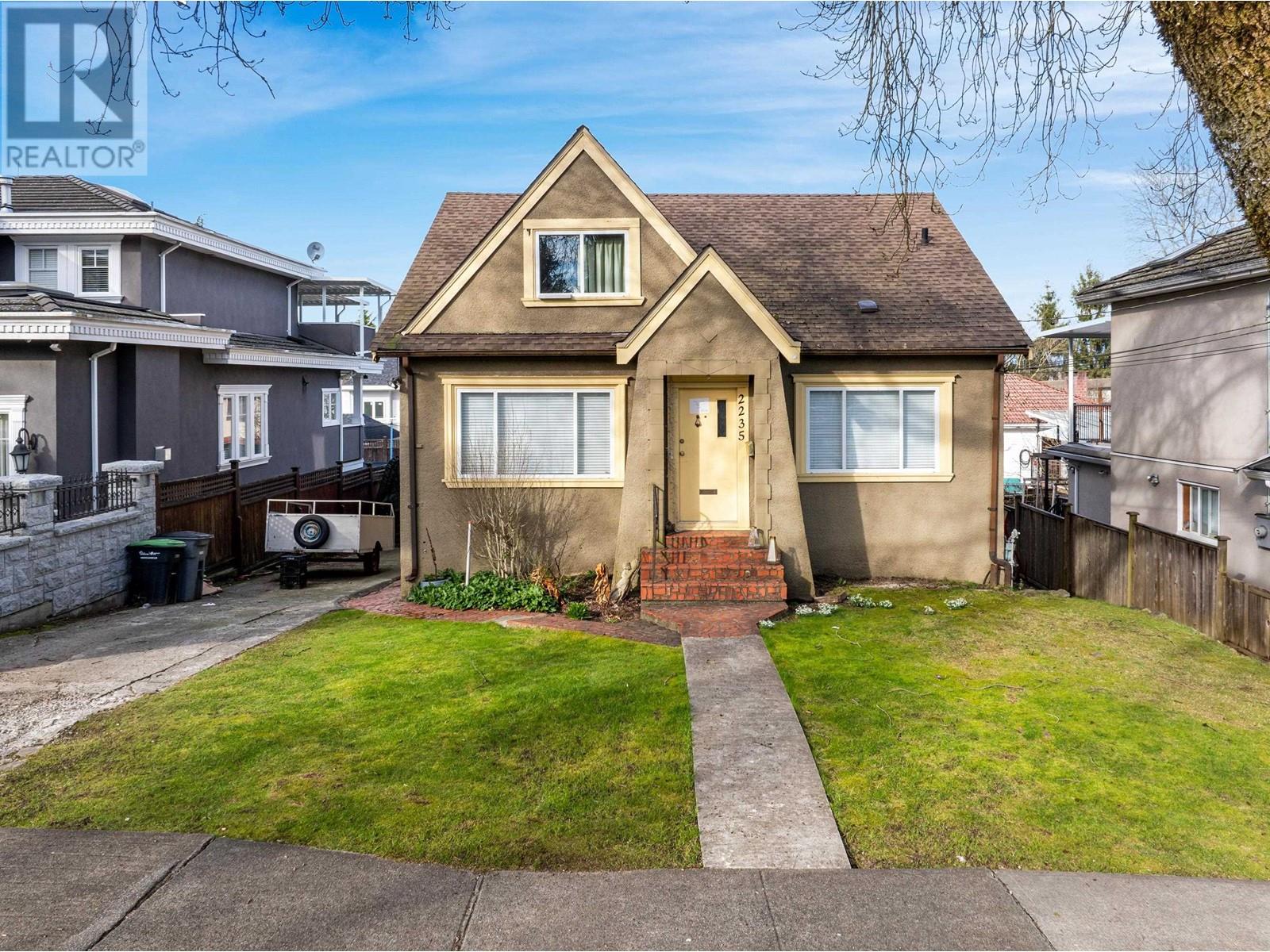 2235 E 24TH AVENUE, Vancouver, British Columbia