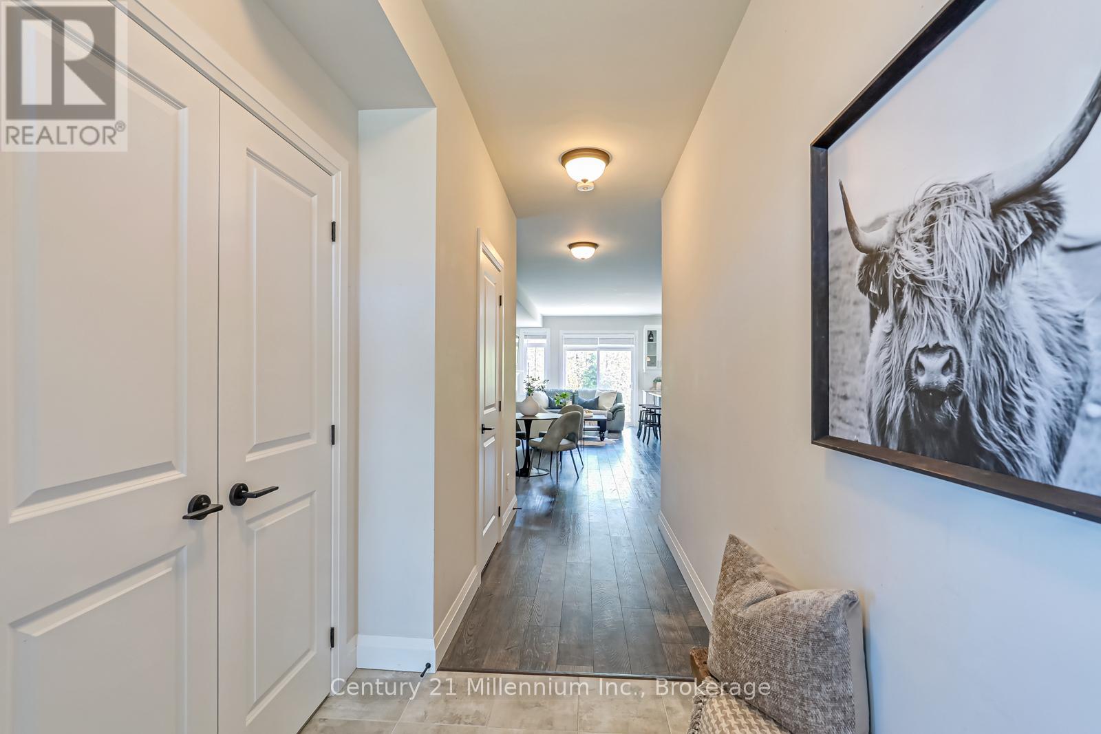 168 Yellow Birch Crescent, Blue Mountains, Ontario  L9Y 0R4 - Photo 4 - X12117181