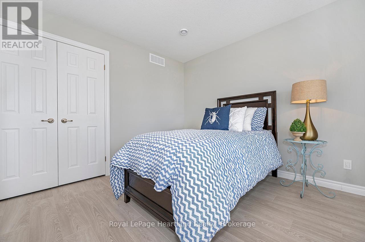 22 Bluffs View Boulevard, Ashfield-Colborne-Wawanosh, Ontario  N7A 0C6 - Photo 10 - X12117385