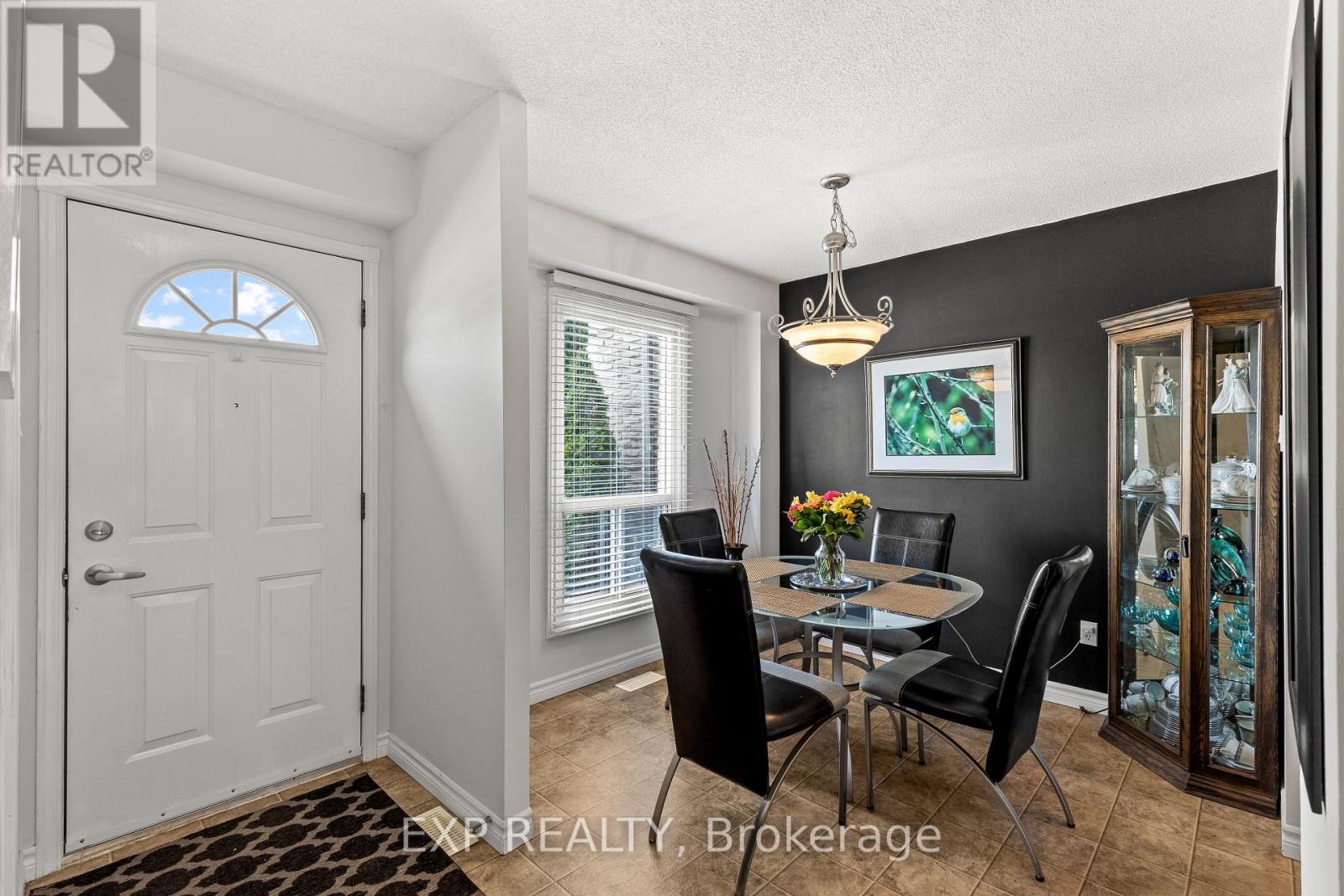 Property at 23 - 835 SOUTHDALE ROAD E image 2