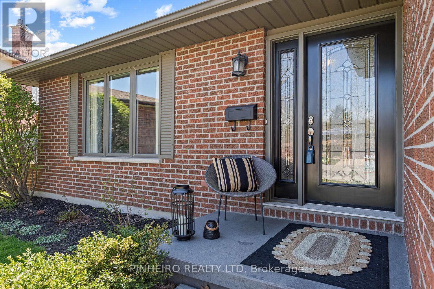 179 Grenfell Place, London North, Ontario  N5X 3B7 - Photo 2 - X12117285