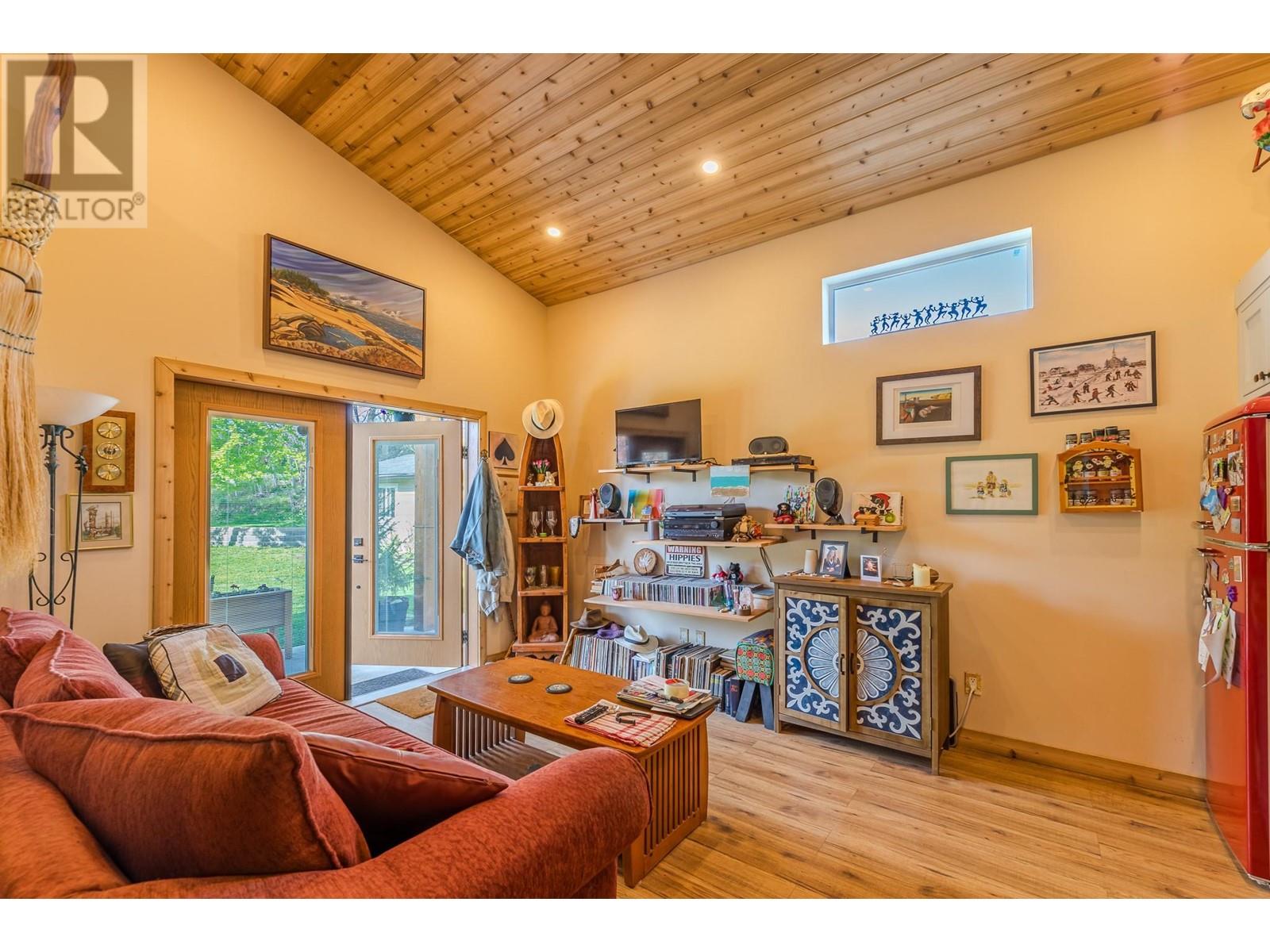 9718 Julia Street, Summerland, British Columbia  V0H 1Z6 - Photo 29 - 10345871