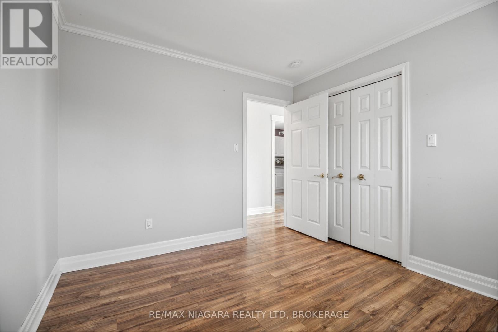 14 Cliff Road, St. Catharines (Old Glenridge), Ontario  L2R 3W1 - Photo 18 - X12116099