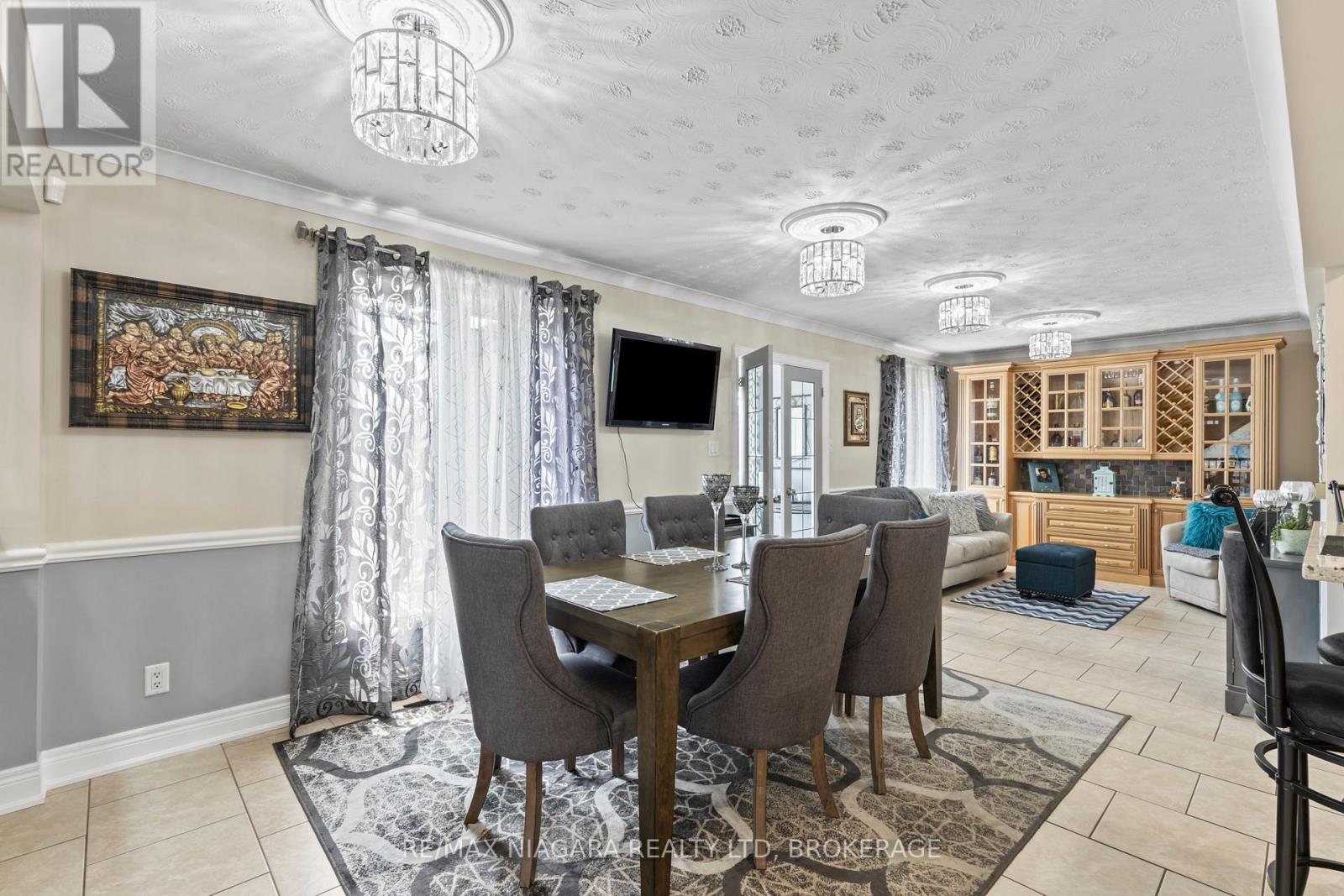 724 Line 3 Road, Niagara-On-The-Lake (Virgil), Ontario  L0S 1J0 - Photo 14 - X12117313