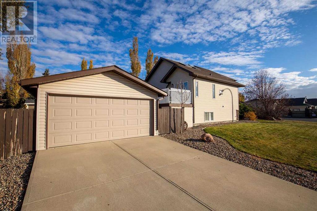 Property at 139 Fairmont Road S image 3