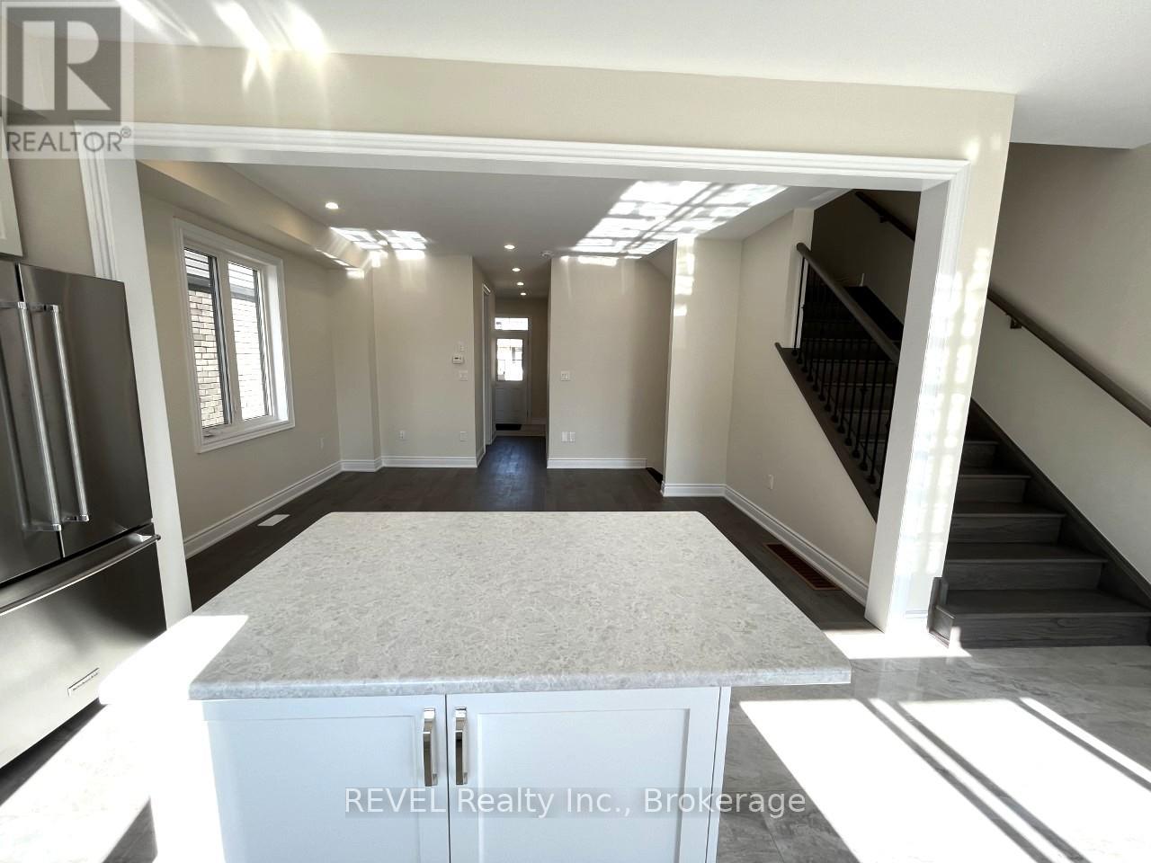 69 Concord Drive, Thorold (Rolling Meadows), Ontario  L2V 0K8 - Photo 14 - X12117381
