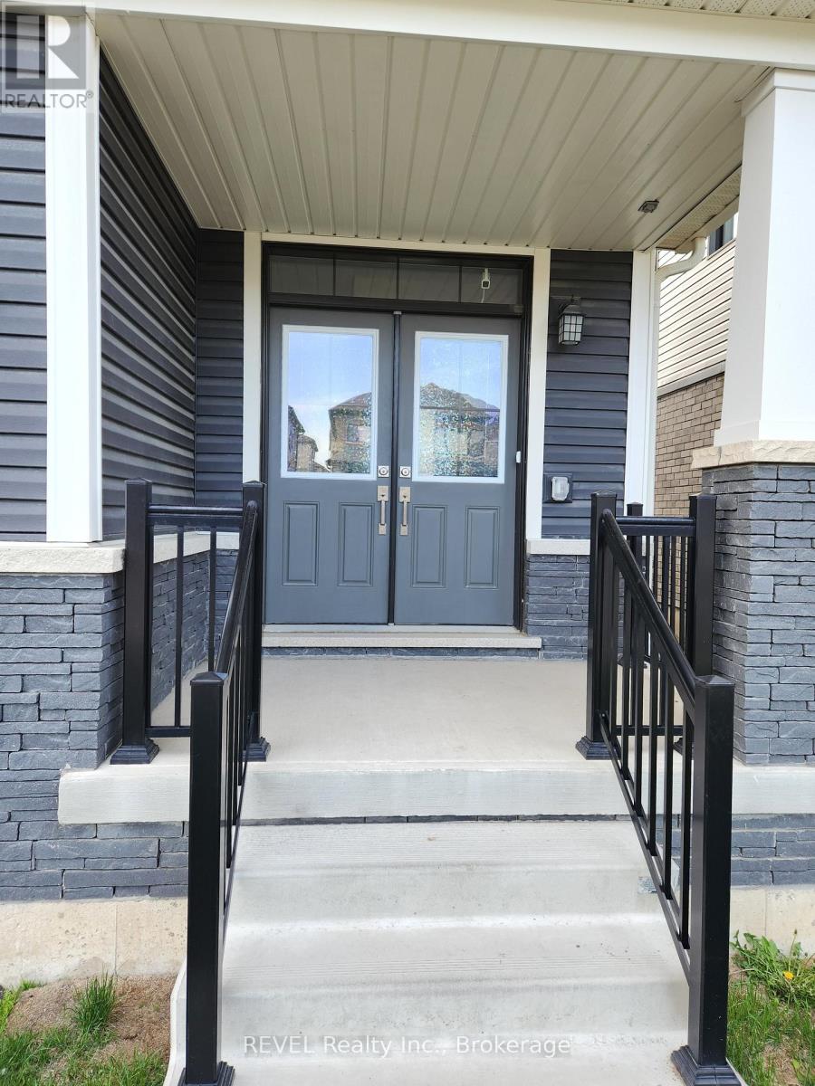 69 Concord Drive, Thorold (Rolling Meadows), Ontario  L2V 0K8 - Photo 4 - X12117381