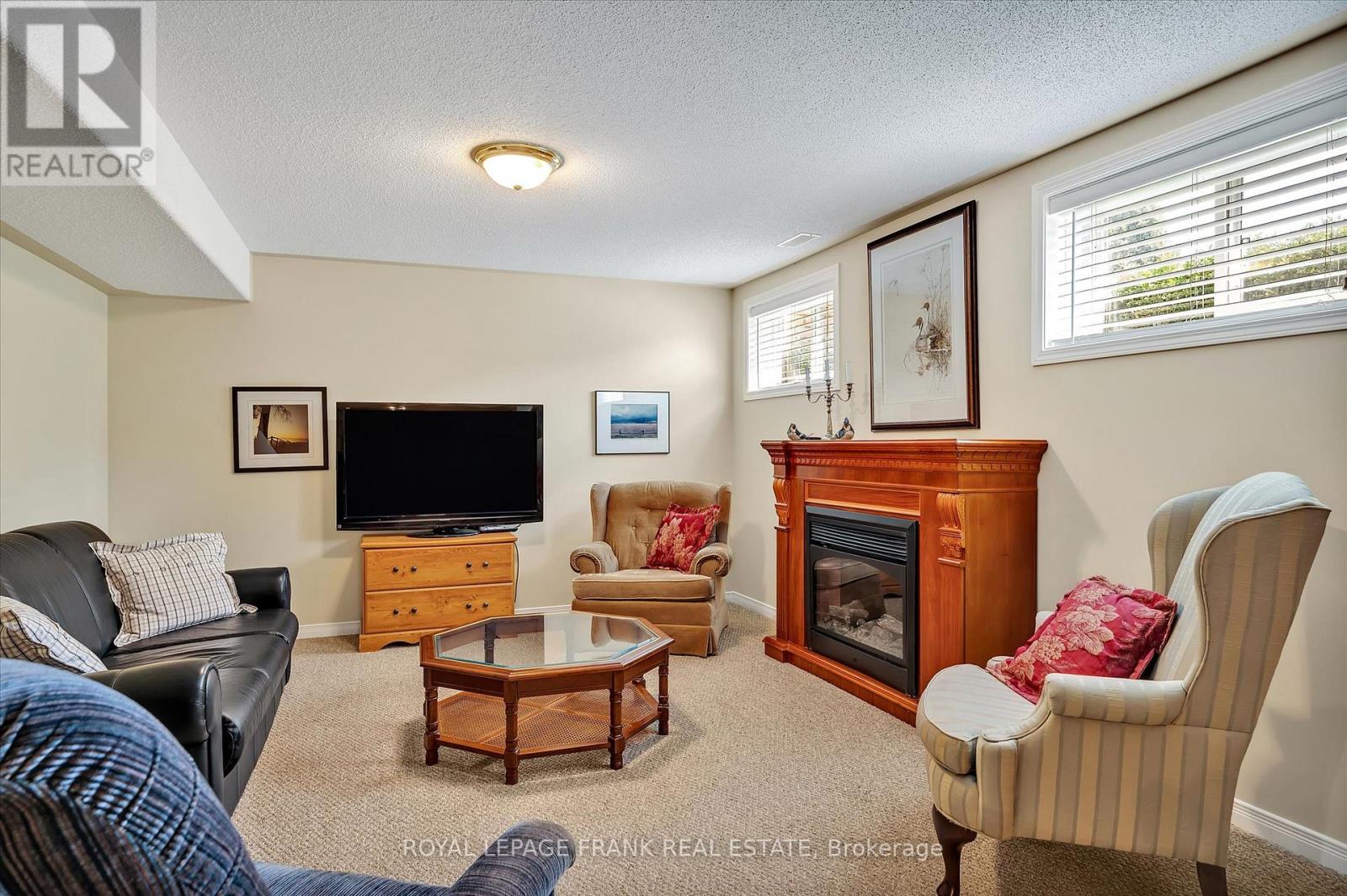 12 - 877 Wentworth Street, Peterborough West, Ontario K9J 8R7 - Photo 20 - X12116833