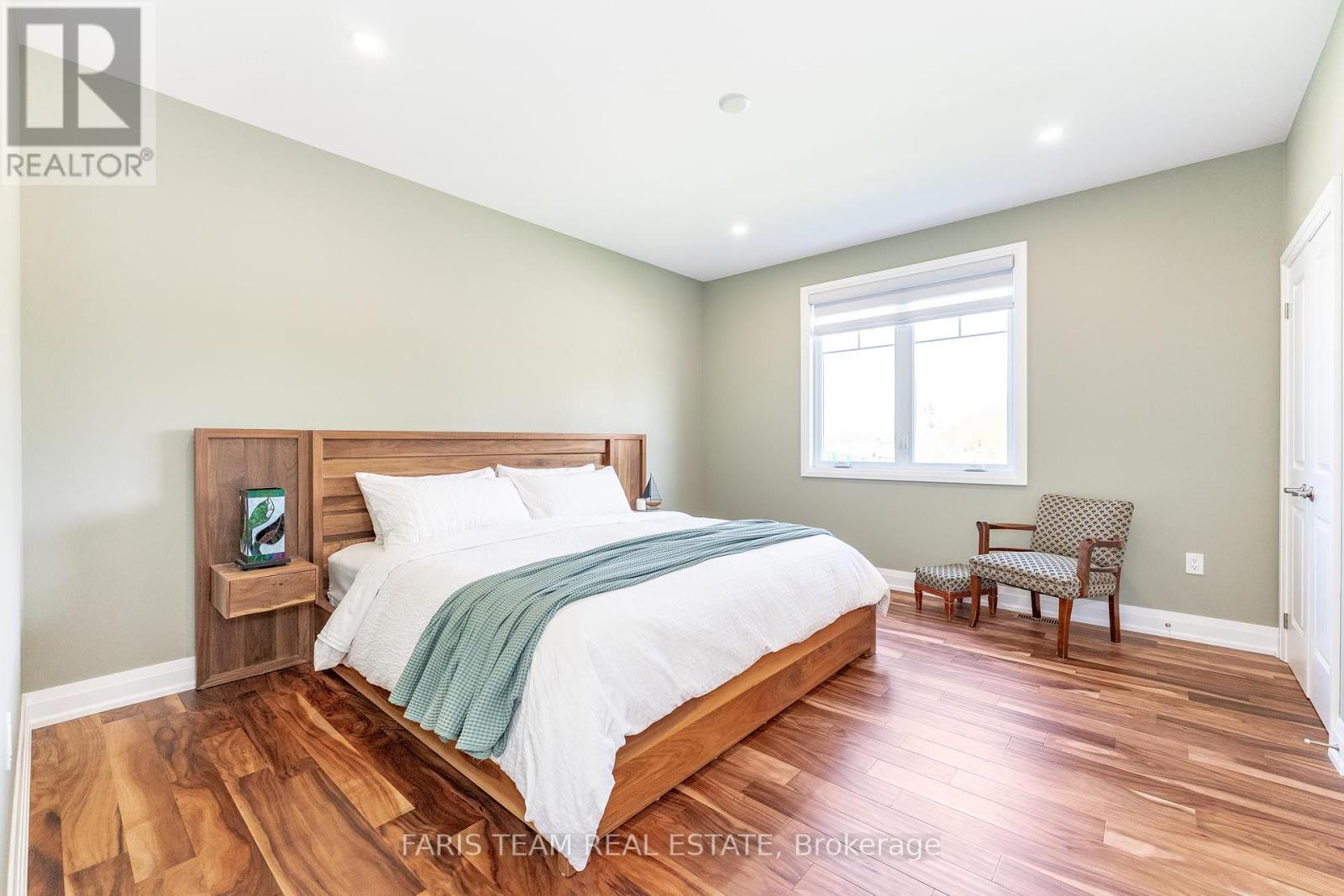 38 Magazine Street, Penetanguishene, Ontario  L9M 0W7 - Photo 16 - S12113707