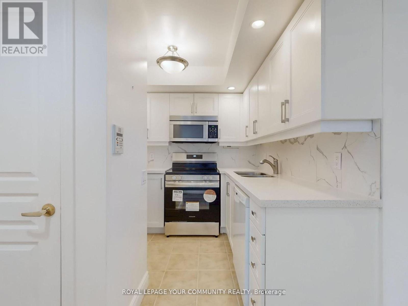 929 - 15 Northtown Way, Toronto, Ontario  M2N 7A2 - Photo 17 - C12117147