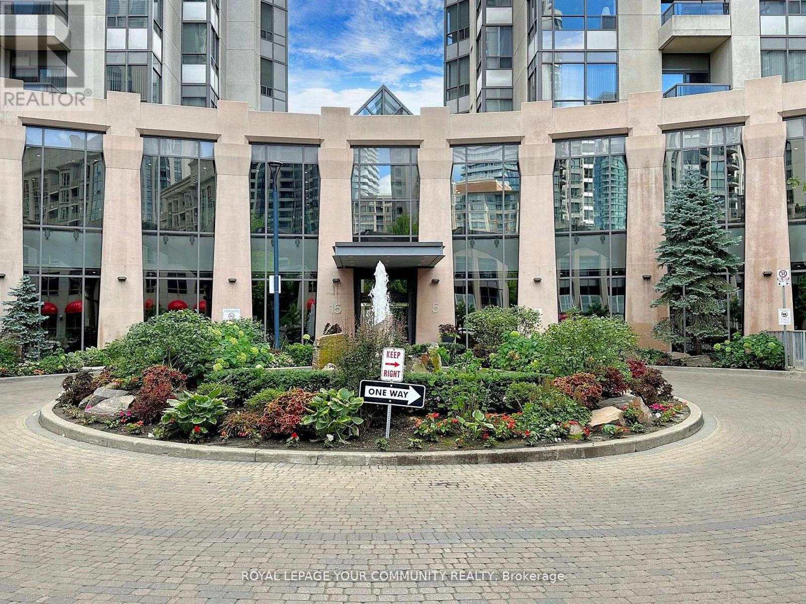 929 - 15 Northtown Way, Toronto, Ontario  M2N 7A2 - Photo 6 - C12117147