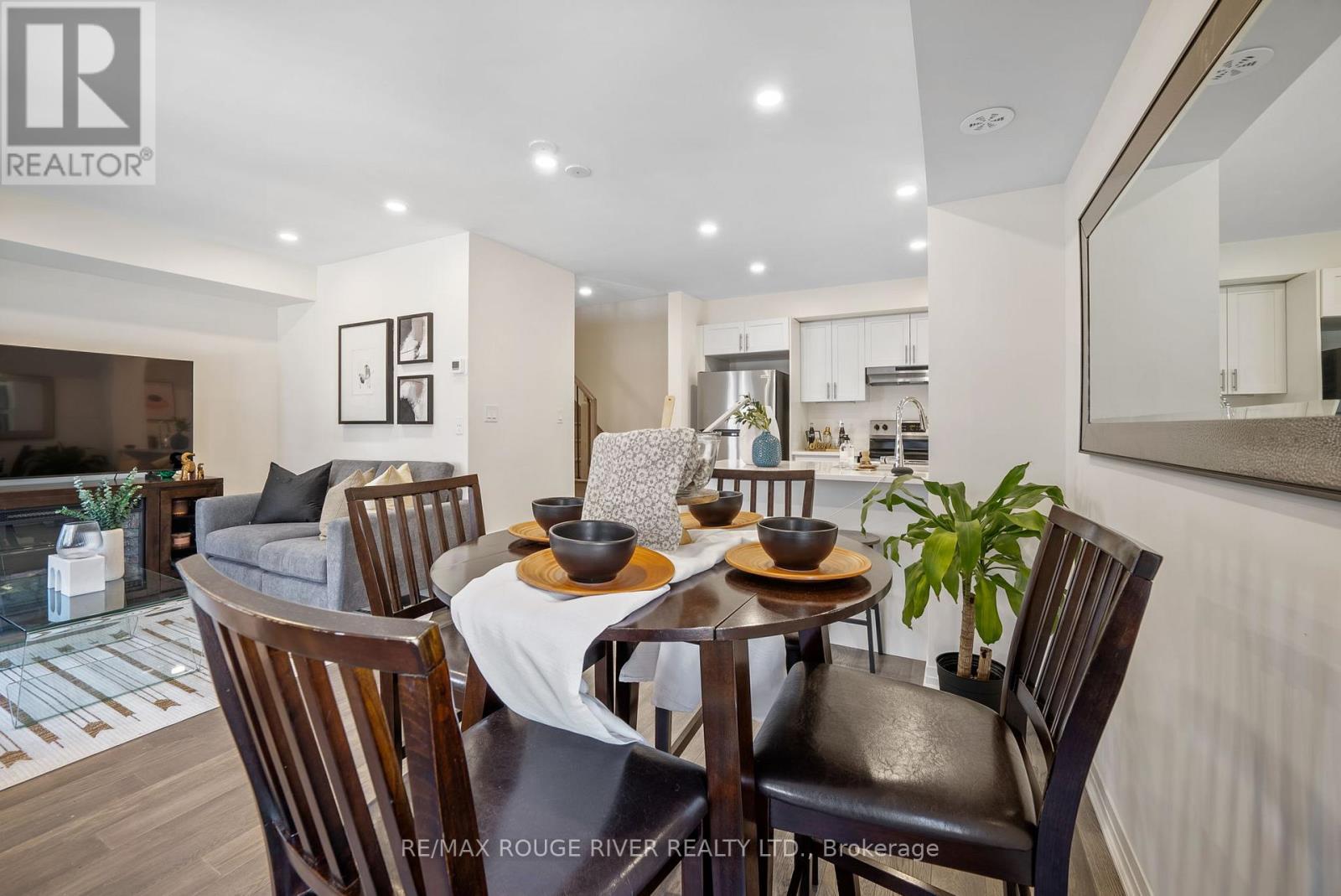 21c Lookout Drive, Clarington, Ontario  L1C 7G1 - Photo 11 - E12117066