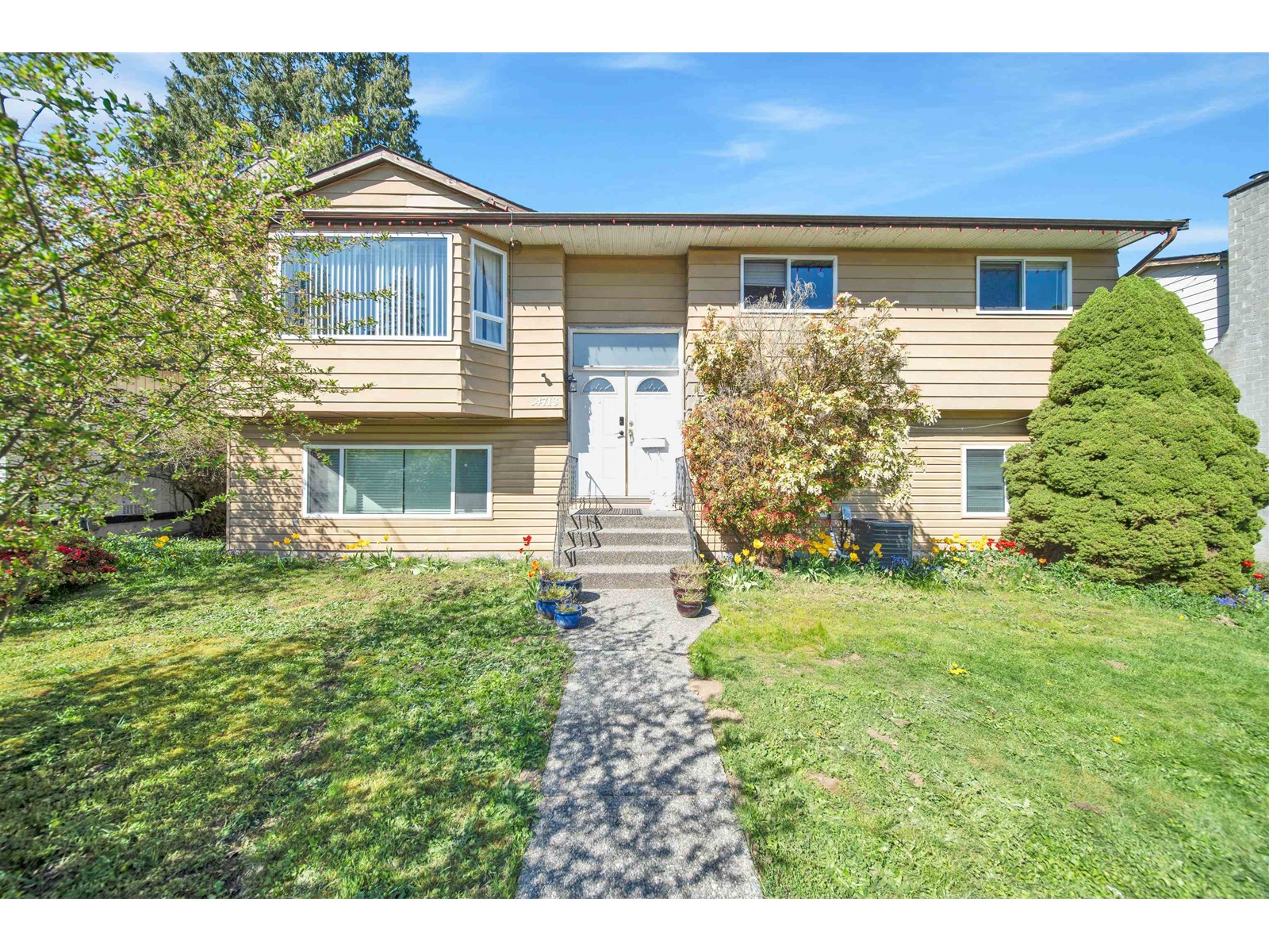 14713 69a Avenue, Surrey, British Columbia  V3S 2C7 - Photo 2 - R2990089