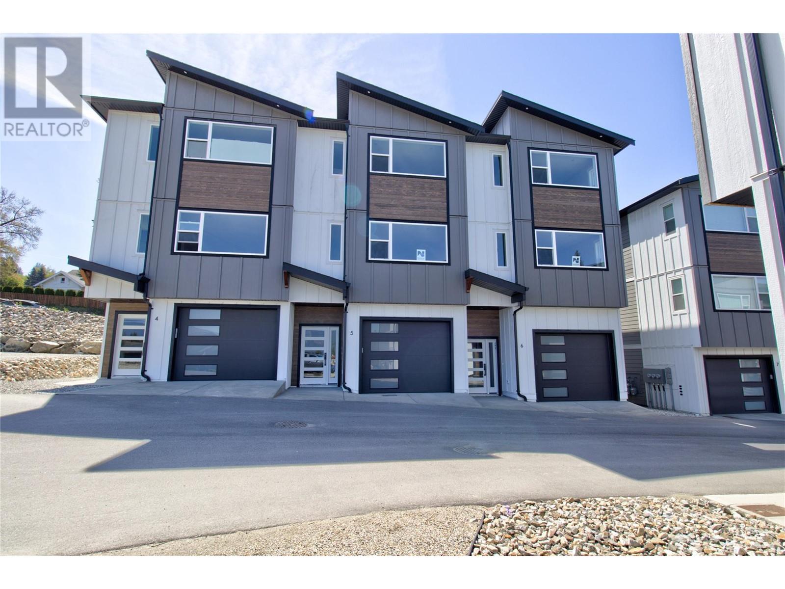 1180 Old Auto Road Se Unit# 5, Salmon Arm, British Columbia  V1E 2P5 - Photo 2 - 10338108