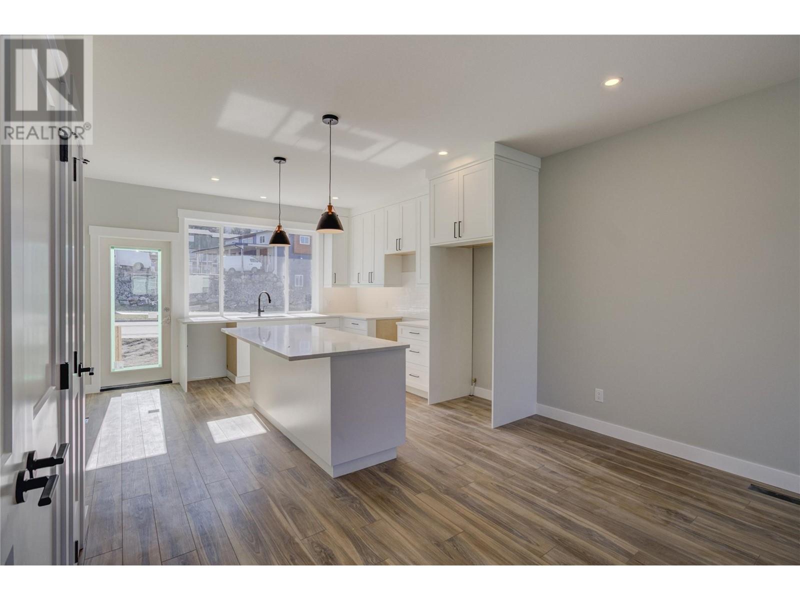 1180 Old Auto Road Se Unit# 5, Salmon Arm, British Columbia  V1E 2P5 - Photo 6 - 10338108