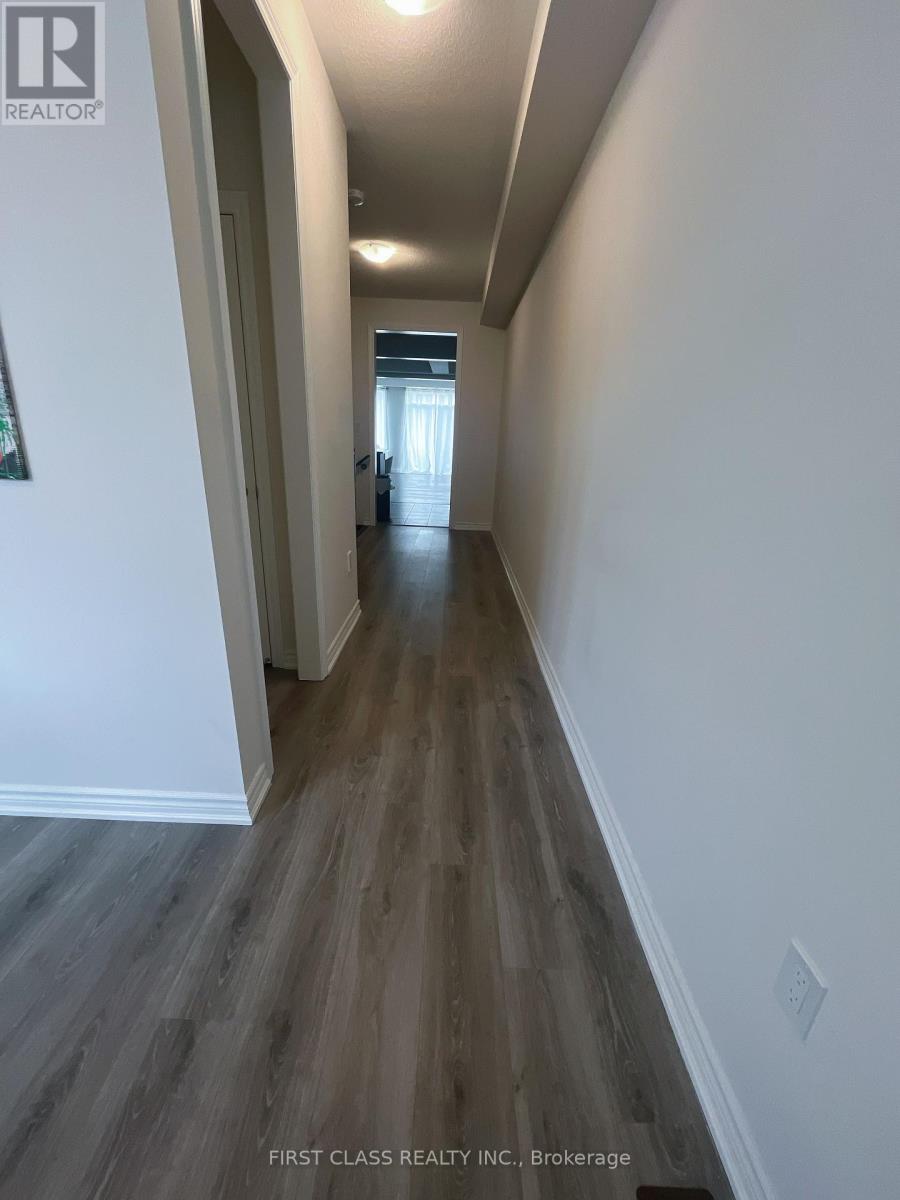 Property at 61 KENNETH ROGERS CRESCENT image 3
