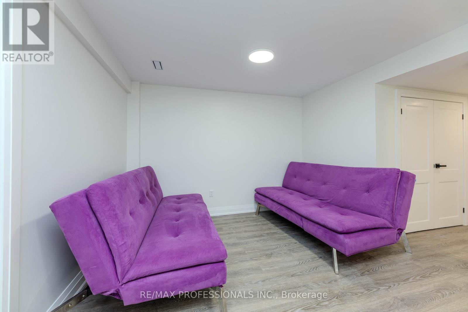 Main & Bsmt - 295 Deepsprings Crescent, Vaughan, Ontario  L6A 3L6 - Photo 33 - N12117083