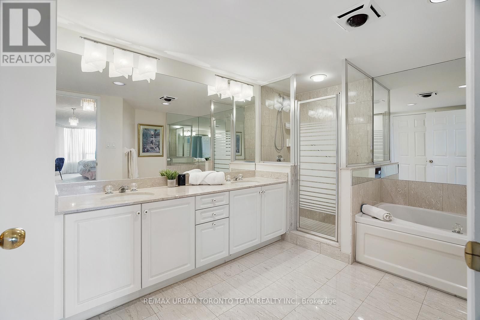 Property at 1012 - 610 BULLOCK DRIVE image 5