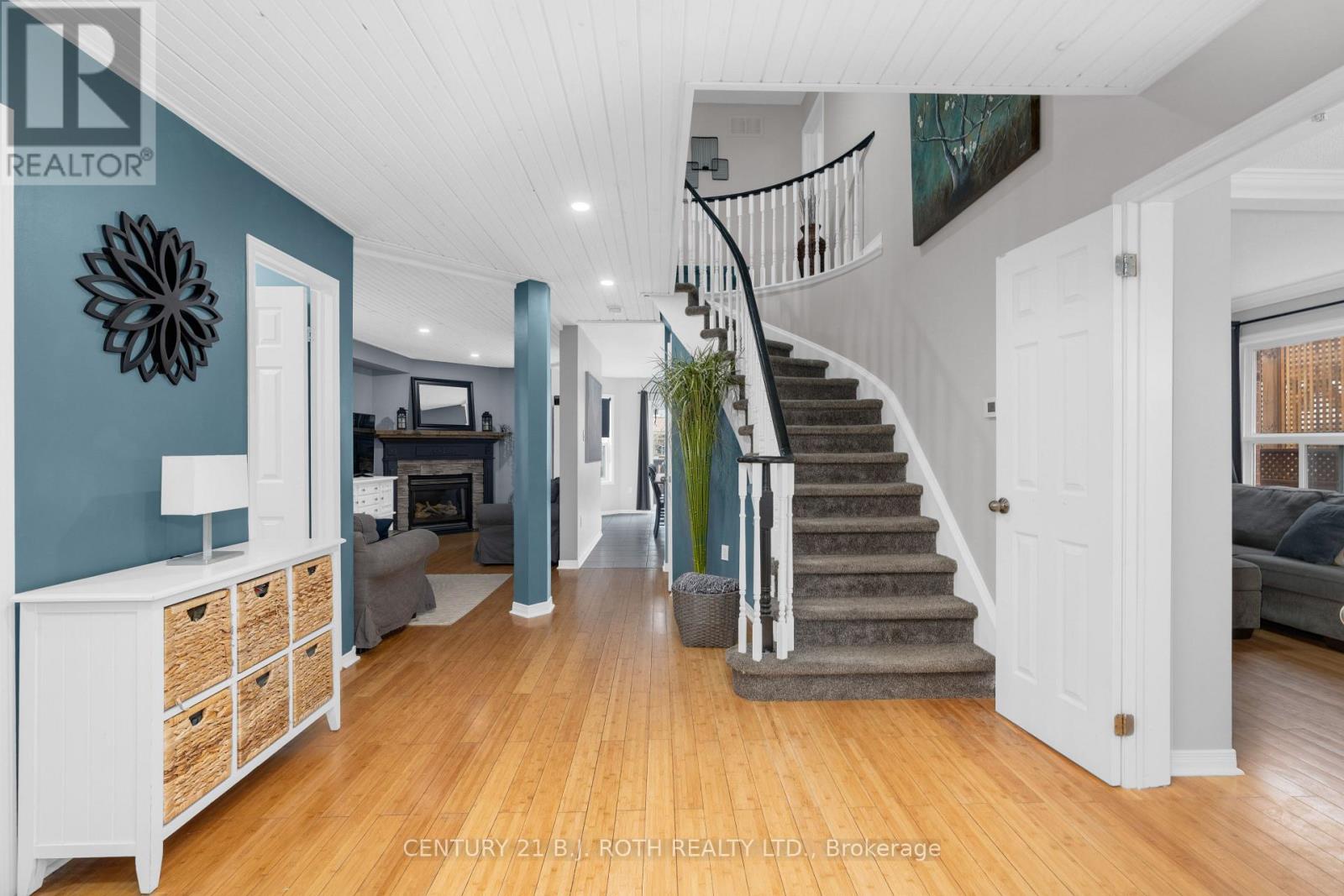 Property at 20 BEAR CREEK DRIVE image 4