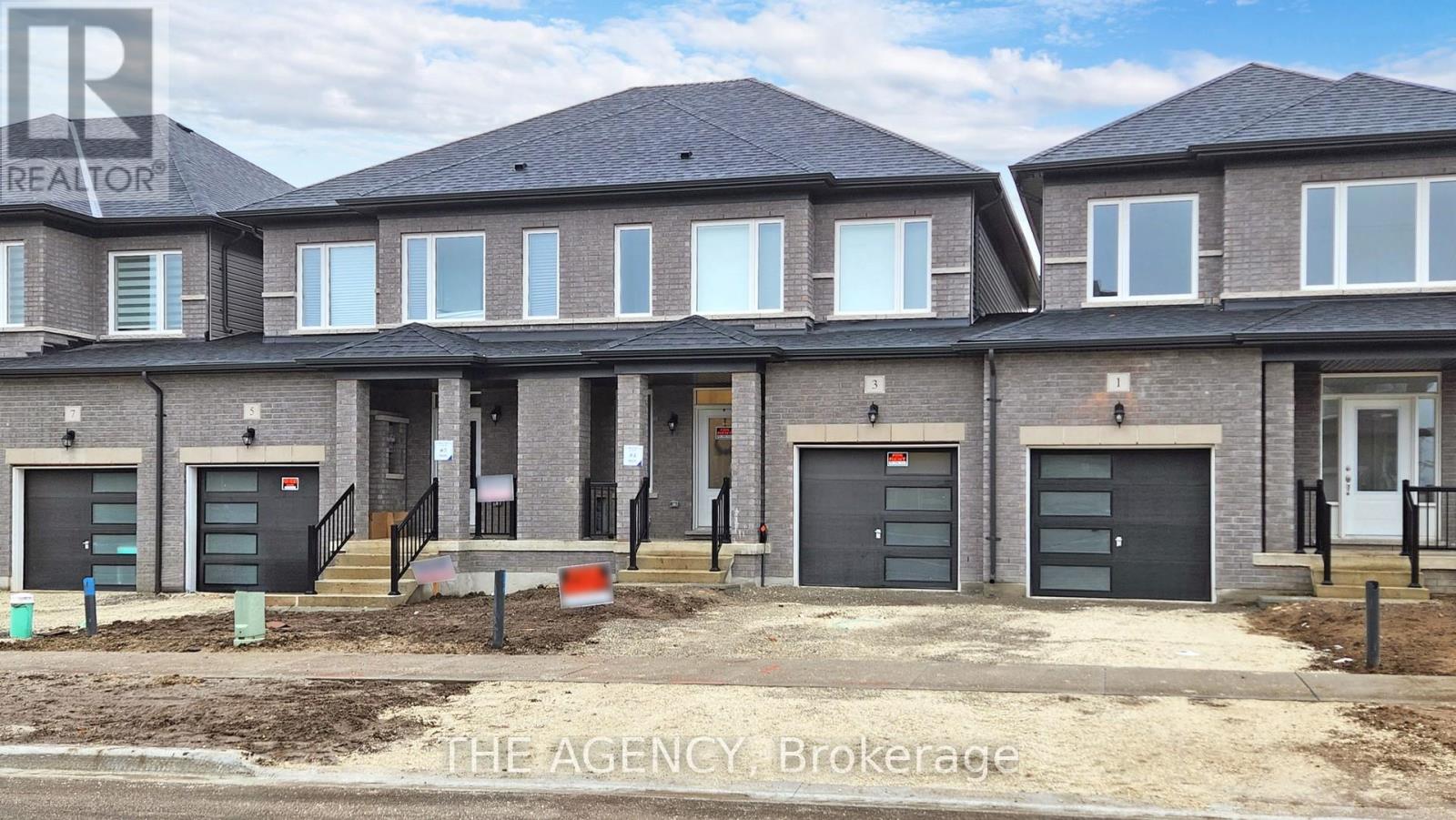 Property at 3 LISA STREET image 1