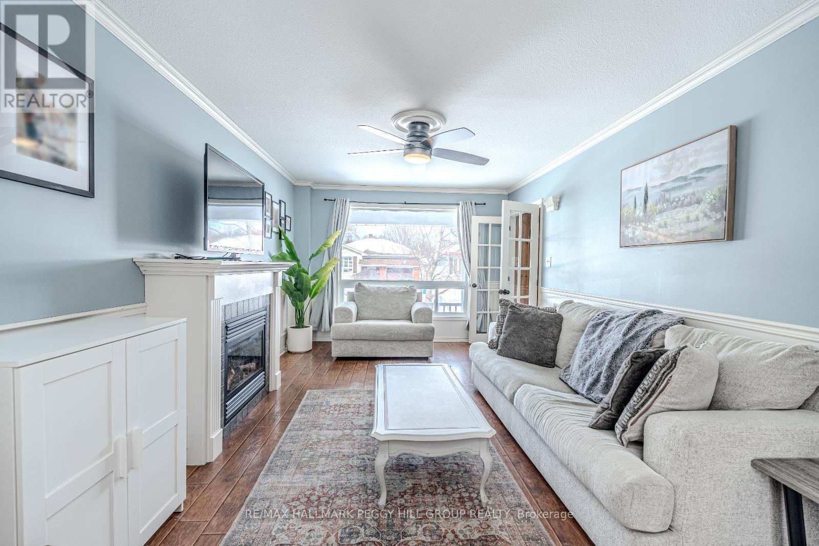 Property at 31 COURTNEY CRESCENT image 3
