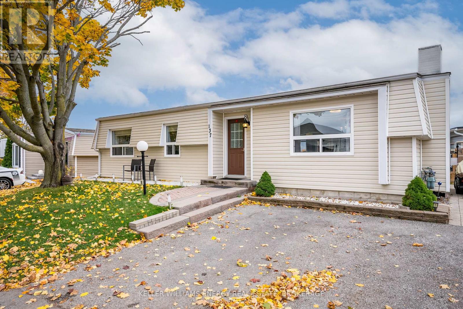 Property at 137 WILMOT TRAIL image 1