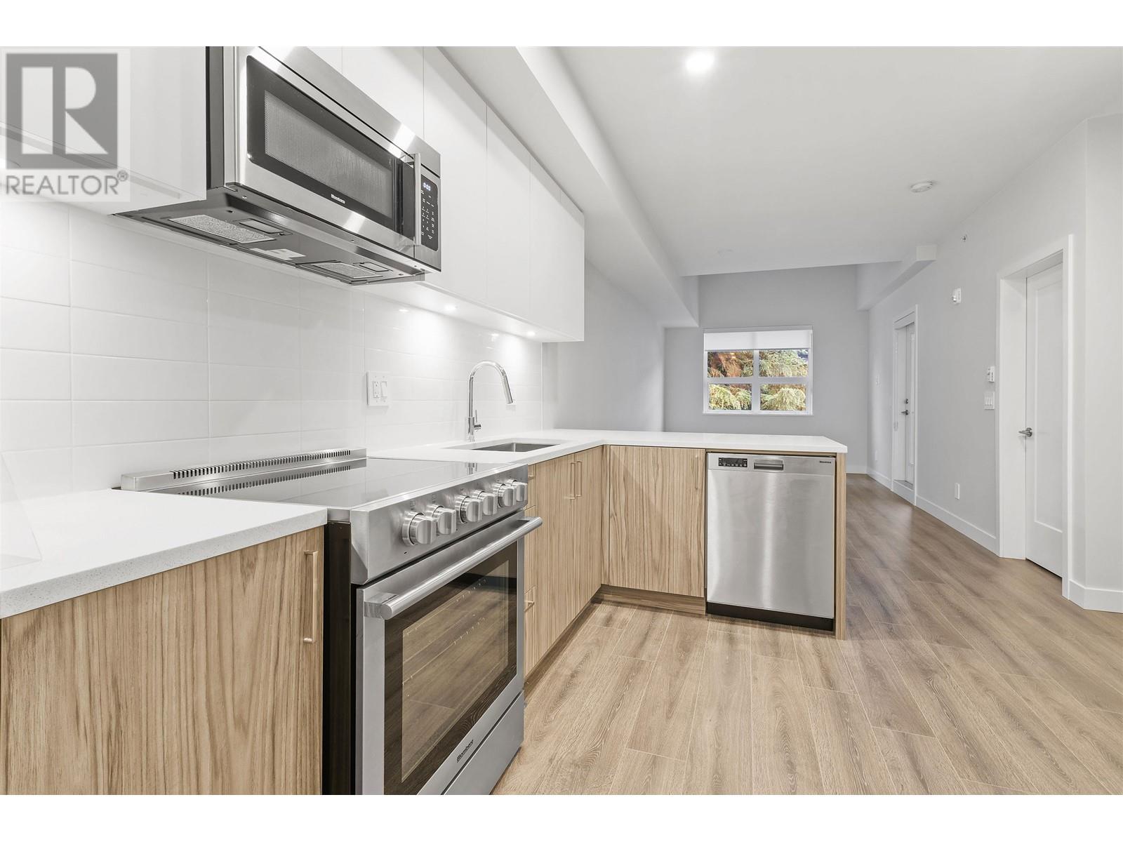 410 5535 Hastings Street, Burnaby, British Columbia  V5B 1R2 - Photo 2 - R2987107