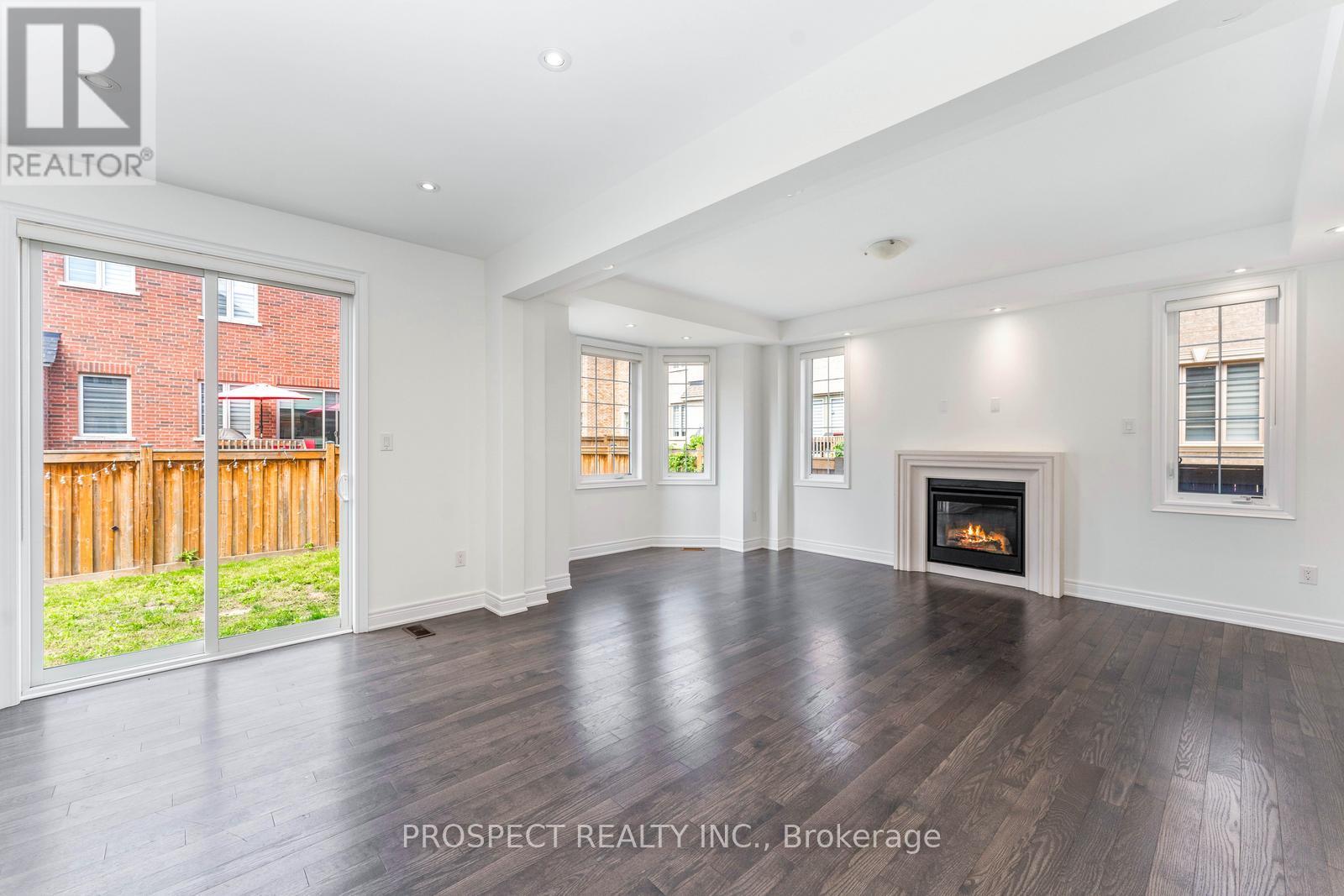 15 Lyle Way, Brampton, Ontario  L6X 5P8 - Photo 7 - W12117052