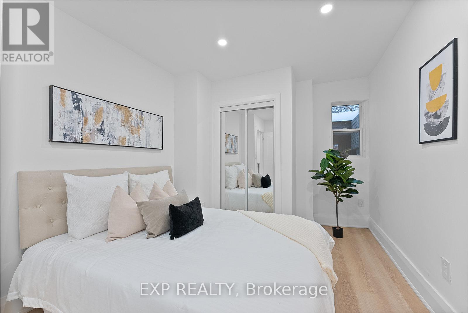 2555 Dundas Street W, Toronto, Ontario  M6P 1X6 - Photo 22 - W12117076